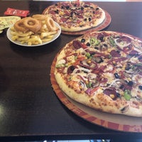 Photo taken at Pizza Pizza by Fatih K. on 6/30/2018