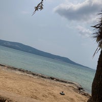 Photo taken at Sahte Cennet Beach Club by —K—-t— on 8/9/2020