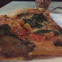 Foto tirada no(a) La Fattoria Pizzeria por Mieldalabeja em 9/28/2015