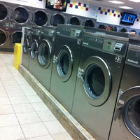Photo taken at 4 Suds Laundry by Valentina T. on 1/17/2013