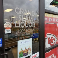 Photo taken at Grand Slam Liquor by kansas3 s. on 12/15/2017