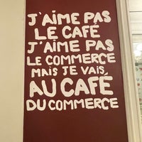รูปภาพถ่ายที่ Le Café du Commerce โดย Francois K. เมื่อ 10/4/2022