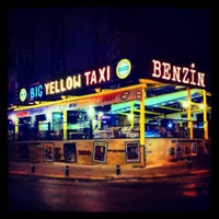 Das Foto wurde bei Big Yellow Taxi Benzin von Ergüder O. am 7/11/2014 aufgenommen