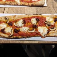 Foto tirada no(a) Mangia Pizza Firenze por Michael C. em 12/30/2023