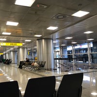 Photo taken at São Paulo / Guarulhos International Airport (GRU) by Toti V. on 11/22/2017