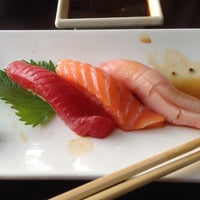 Foto scattata a Sushi Mon Japanese Cuisine da john d. il 8/15/2013