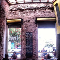 10/6/2012 tarihinde Andrés G.ziyaretçi tarafından Bar 6'de çekilen fotoğraf