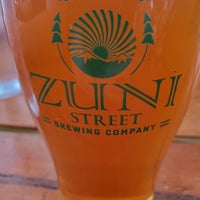 Foto tomada en Zuni Street Brewing Company  por Kirsten R. el 4/9/2022