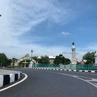 Photo taken at Makkhawan Rangsan Bridge by Porapat B. on 10/20/2019