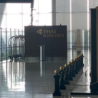 Photo taken at Thai Airways (TG) Check-in (Royal First) by Porapat B. on 7/10/2020