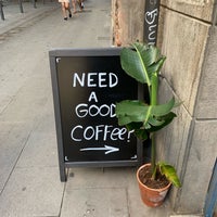 Photo prise au Dalston Coffee par Closed le8/8/2019