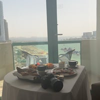 Das Foto wurde bei Hilton Dubai Jumeirah von Mh. am 5/16/2024 aufgenommen