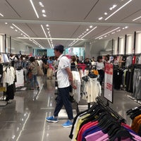 Zara Clothing Store In 大阪市 Zara Clothing Store In 大阪市