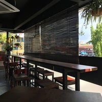 1/18/2017 tarihinde Ooi Zhi Yiziyaretçi tarafından Budans Brew Coffeebar'de çekilen fotoğraf