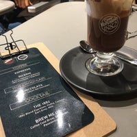 Снимок сделан в Caffè Vergnano 1882 Singapore (South Beach) пользователем Wallace P 6/17/2017