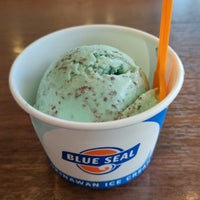 Photo taken at Blue Seal Ice Cream by Yosibei ®. on 8/9/2023
