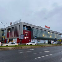 รูปภาพถ่ายที่ Skopje City Mall โดย Menno J. เมื่อ 11/28/2021