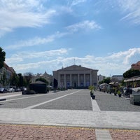 รูปภาพถ่ายที่ Rotušės aikštė  | Town Hall Square โดย Menno J. เมื่อ 7/12/2021