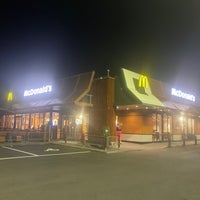 Foto diambil di McDonald&amp;#39;s oleh Menno J. pada 9/18/2021