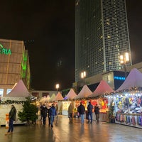 Photo taken at Christmas Market on Alexanderplatz by Menno J. on 12/13/2021