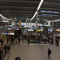 Photo taken at Utrecht Central Station by Menno J. on 12/21/2017