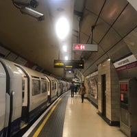 Photo taken at Knightsbridge London Underground Station by Menno J. on 12/1/2018