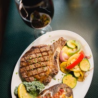 Снимок сделан в Howard&amp;#39;s Steak House пользователем Howard&amp;#39;s Steak House 11/6/2017