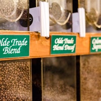 11/2/2017 tarihinde The Coffee Trade Inc.ziyaretçi tarafından The Coffee Trade Inc.'de çekilen fotoğraf