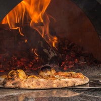 Foto tirada no(a) Itri Wood Fired Pizza Bar por Itri Wood Fired Pizza Bar em 10/27/2017