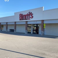 รูปภาพถ่ายที่ Binny&amp;#39;s Beverage Depot โดย Greg เมื่อ 9/26/2021