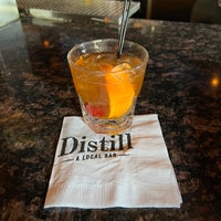 Das Foto wurde bei Distill - A Local Bar von Greg am 6/7/2023 aufgenommen