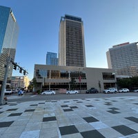 Photo taken at Hilton St. Louis at the Ballpark by Greg on 9/15/2023