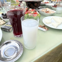 Foto diambil di Şelale Restaurant oleh Ömer 🇹🇷 𐱅𐰇𐰼𐰜 🇹🇷 pada 9/30/2023
