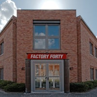 Das Foto wurde bei Factory Forty von Factory Forty am 6/22/2015 aufgenommen