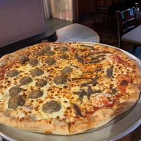 Photo taken at Razzi&amp;#39;s Pizzeria by Zoe on 7/3/2019