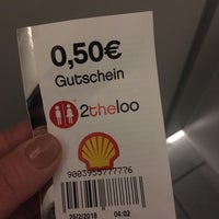 Photo taken at Shell (Nickelsdorf-Nord) by Lina on 2/25/2018
