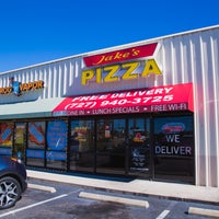 รูปภาพถ่ายที่ Jake&amp;#39;s Pizza โดย Jake&amp;#39;s Pizza เมื่อ 11/22/2017
