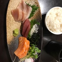 Foto scattata a Sushi Joa - Kirkland da Wenyan Z. il 2/14/2018