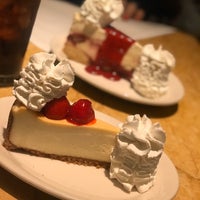 Photo taken at The Cheesecake Factory by Hamdi on 11/19/2019