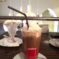 Photo taken at Lavazza Espression by ZΛUR H. on 4/9/2015