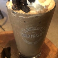 Photo taken at Town Center Cold Pressed by Aaron D. on 8/13/2018