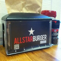6/15/2013에 Anita S.님이 All Star Burger에서 찍은 사진