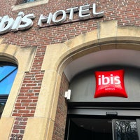 Photo taken at Hotel ibis Brussels off Grand Place by Patrick v. on 12/12/2023