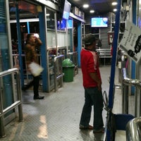 Review Halte TransJakarta Pluit