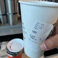 Photo taken at Starbucks by Hussein ♓️ 🐎 on 6/29/2019