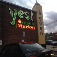 Photo taken at Yes! Organic Market by Gwynne K. on 10/20/2012