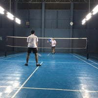 Photo taken at Phoenix Badminton Court by Tonpalm O. on 1/4/2017