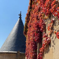 Photo taken at Castillo Palacio Real De Olite by Burcu💫 on 9/9/2023