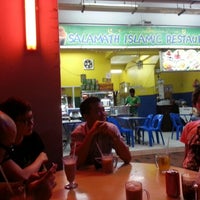 Photo taken at Salamath Restaurant by jon k. on 11/18/2012