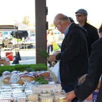 4/1/2014 tarihinde Coppell Farmers Marketziyaretçi tarafından Coppell Farmers Market'de çekilen fotoğraf